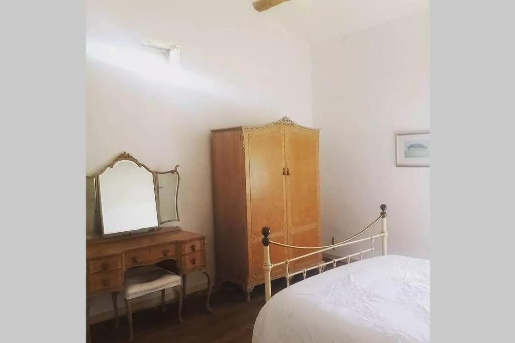 As Seen On A New Life In The Sun - Beautiful 3 Bedroom Cottage With Shared Pool Montboyer Esterno foto