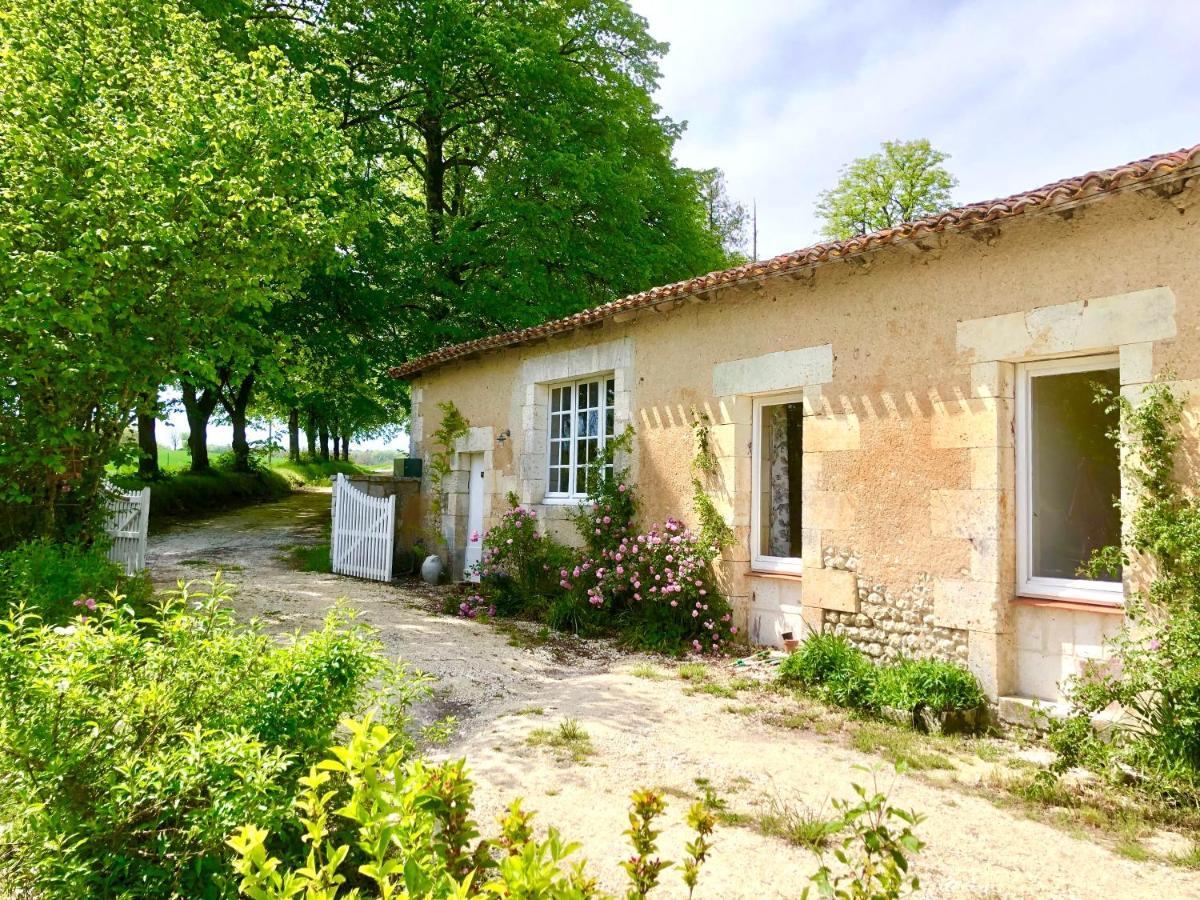 As Seen On A New Life In The Sun - Beautiful 3 Bedroom Cottage With Shared Pool Montboyer Esterno foto
