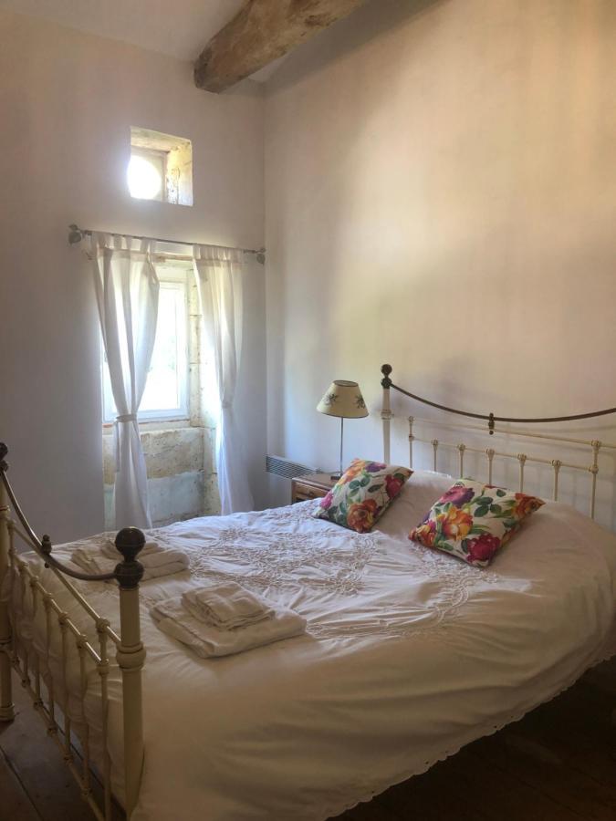 As Seen On A New Life In The Sun - Beautiful 3 Bedroom Cottage With Shared Pool Montboyer Esterno foto