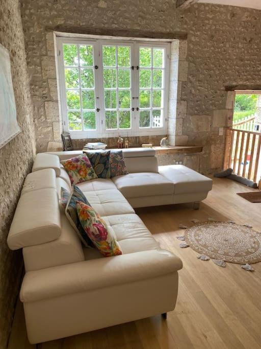 As Seen On A New Life In The Sun - Beautiful 3 Bedroom Cottage With Shared Pool Montboyer Esterno foto